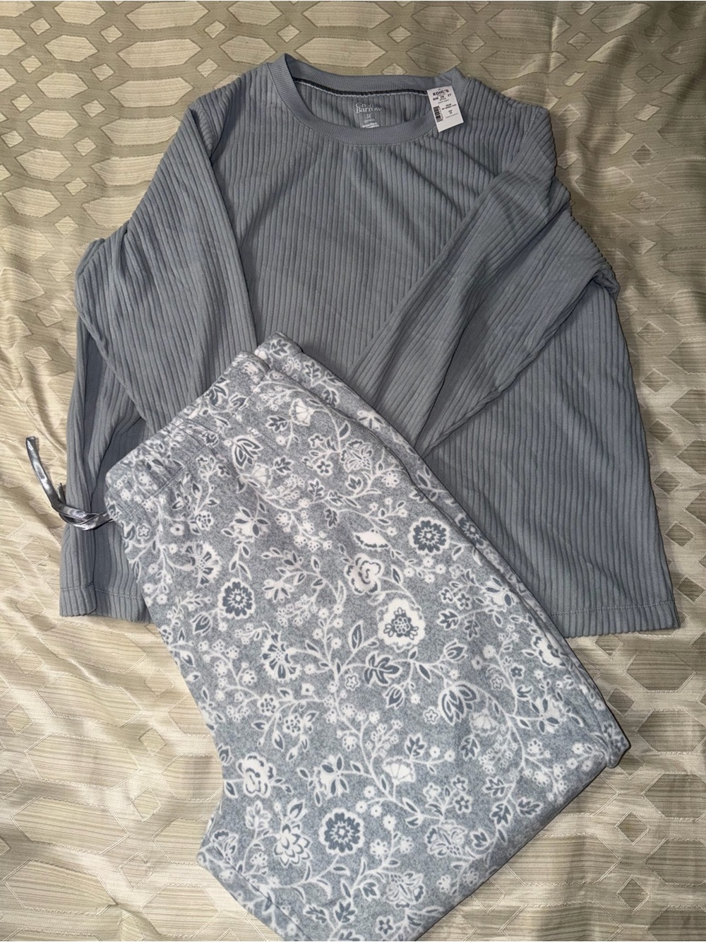 croft & barrow Grey Ribbed Long-Sleeve Top with Grey Floral Sleep Pants